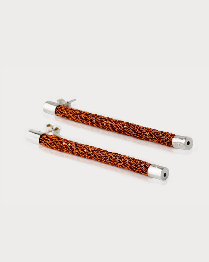 ARETES LARGOS TEJIDOS EN COBRE