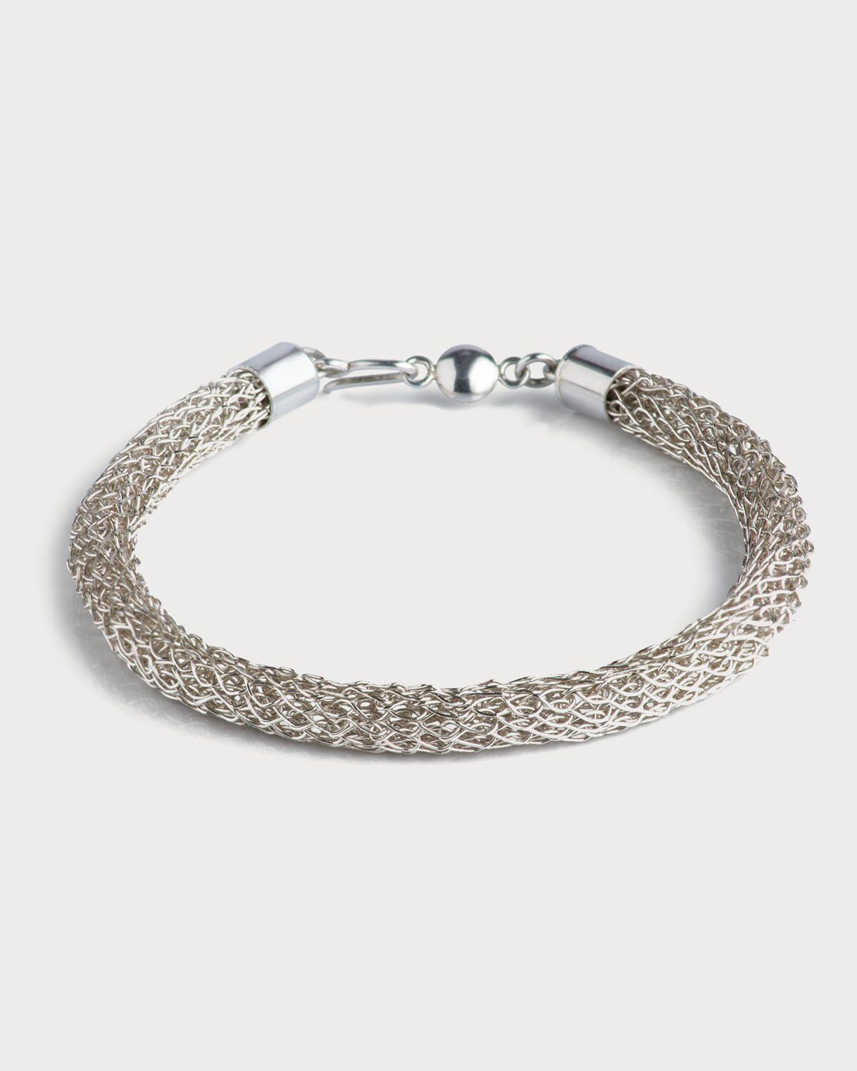 PULSERA TEJIDA EN PLATA